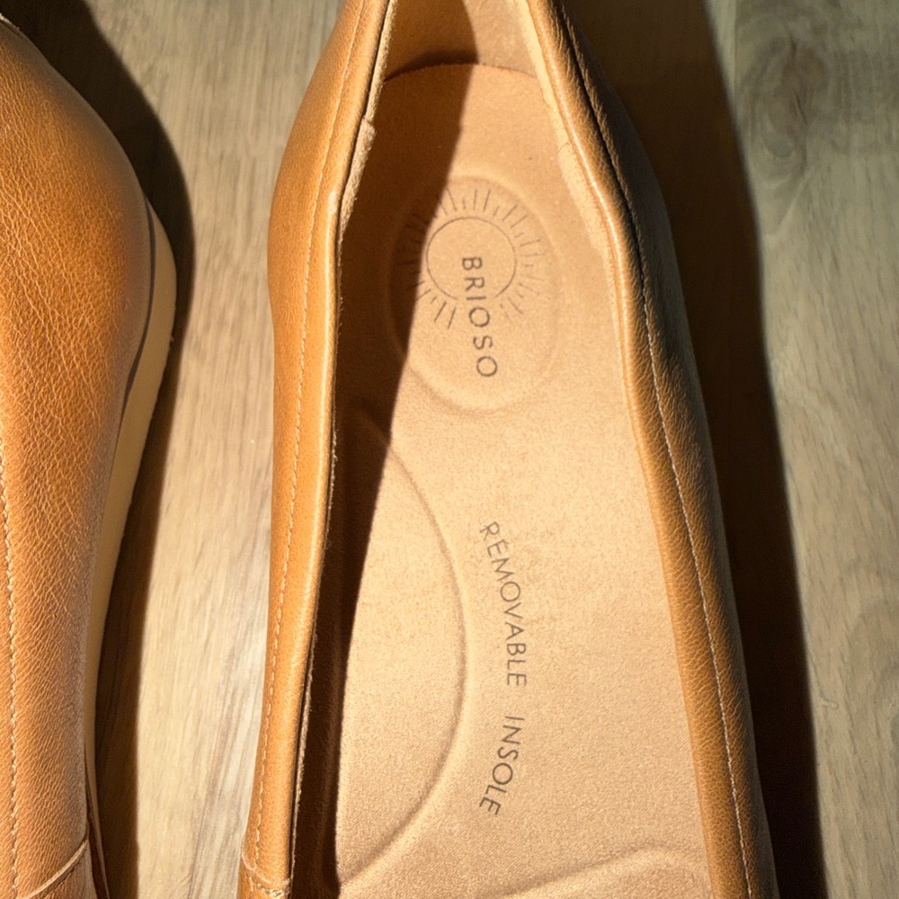 Brioso Emmaline Brown Brazilian Leather Flat Comfort Wedge Sz 9.5 NWOT $150 - Picture 2 of 8